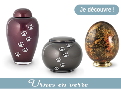 Découvrez nos différents modèles d'urnes funéraires en verre pour chien et chat sur boutique en ligne urnes-animaux.com 
